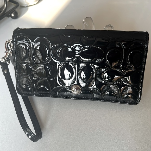Coach Black patten leather wristlet Accessories - Picture 1 of 16